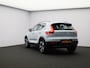 Volvo XC40 2.0 B4 Plus Dark / Trekhaak / Harman Kardon / Stoel + stuurverwarming / Elek. verstelbare stoelen / Adapt. cruise control / BLIS / Verwarmbare voorruit