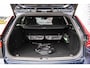 Volvo V60 2.0 T6 Plug-in hybrid AWD Plus Dark | Long Range | Trekhaak | Adaptive cruise control | Harman Kardon audio | Stoel- en stuurwielverwarming | Actieve LED koplampen | Achteruitrijcamera | Elektrische stoelverstelling met geheugen |