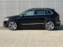 Volkswagen Tiguan 1.4 TSI eHybrid 245PK R-Line Business+ / Panoramadak / Zwenkbare Trekhaak / IQ LED / Elektrische Achterklep / 360 Camera / Stuur + Stoelverwarming **