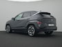 Hyundai Kona Electric Premium 65.4 kWh Volledig Elektrisch met Navigatie, Lederen bekleding en Stoelverwarming Uit voorraad leverbaar!