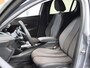 Peugeot 208 Hybrid 100PK e-DCS6 Allure | AppleCarplay/Android Auto | Camera | Parkeersensoren | FULL LED | Voorstoelen Verwarmd | Keyless | Climate Control | Adaptive Cruise Control | 16" LMV | Isofix | Privacy Glass |
