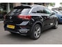 Volkswagen T-Roc 1.5 TSI Sport Business R CARPLAY HALFLEER DIGITAAL-DASH ELEC.ACHTERKLEP/SPIEGELS ADAPTIVE-CRUISE DAB CLIMA 2XPDC 18''LMV
