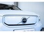 Volvo XC40 Recharge P8 AWD R-Design | Dealeronderhouden | Panoramadak | Stoelverwarming | Parkeersensoren achter | Parkeercamera | Adaptive cruise control | Warmtepomp | Adaptive cruise control | BLIS |