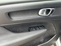 Volvo XC40 Single Motor Extened Range Core 82 kWh Zwart dak / Extra getint glas / All season banden