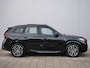 BMW iX1 eDrive20 67 kWh 204 Pk M-sport pakket Pano-dak / Trekhaak / DAB / Navi / Apple Carplay