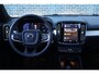 Volvo XC40 2.0 B3 Plus Black Edition | Panoramadak | Pixel LED koplampen | 20" velgen | 360 camera | Adaptive cruise control | Getint glas | Dode hoek detectie BLIS |