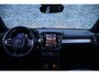 Volvo XC40 2.0 B3 Plus Black Edition | Panoramadak | Pixel LED koplampen | 20" velgen | 360 camera | Adaptive cruise control | Getint glas | Dode hoek detectie BLIS |
