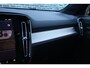 Volvo XC40 2.0 B3 Plus Black Edition | Panoramadak | Pixel LED koplampen | 20" velgen | 360 camera | Adaptive cruise control | Getint glas | Dode hoek detectie BLIS |
