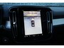 Volvo XC40 2.0 B3 Plus Black Edition | Panoramadak | Pixel LED koplampen | 20" velgen | 360 camera | Adaptive cruise control | Getint glas | Dode hoek detectie BLIS |