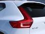 Volvo XC40 2.0 B4 Plus Dark Automaat / All seasonbanden / Trekhaak / Verwarmd voorruit