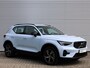 Volvo XC40 2.0 B4 Plus Dark Automaat / All seasonbanden / Trekhaak / Verwarmd voorruit
