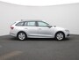 Skoda Octavia Combi 1.0 e-TSI Business Edition 110 PK | Automaat | Trekhaak | LED Koplampen | Navigatie | Climate Control | Adaptive Cruise Control | Travel pakket | Apple Carplay/Android Auto | Elektrische achterklep | Parkeersensoren | Lichtmetalen velgen |