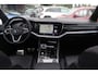 Volkswagen Touareg 3.0 TSi 4MOTION R / Trekhaak / Panoramadak / Camera / Luchtvering / Luchtvering / 20'' / Keyless / Leder / Navigatie / Dodehoek /ACC /