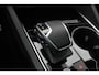 Volkswagen Touareg 3.0 TSi 4MOTION R / Trekhaak / Panoramadak / Camera / Luchtvering / Luchtvering / 20'' / Keyless / Leder / Navigatie / Dodehoek /ACC /