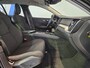 Volvo V60 2.0 B3 Momentum Advantage / CarPlay / Navi / NL Auto