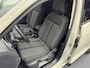 Volkswagen T-Roc 1.0 TSI Life Edition - Parkeersensoren - Stoelverw. - Clima - Carplay - LM Velgen
