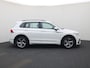 Volkswagen Tiguan 1.5TSI/150PK R-Line DSG · Trekhaak · Navigatie · Camera + Parkeersensoren