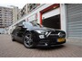 Mercedes-Benz A-klasse 200 Business Solution AMG Night Upgrade | Augmented Reality | Sfeerverlichting Plus | AMG Aerodynamica | AMG Sportinterieur | Widescreen | Diamond grille | Cruise + Lane departure | Stoplichtcamera