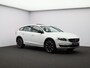 Volvo V60 Cross Country 2.0 T5 Polar+ / Lederen bekleding / Schuif-kantel dak / Standkachel / Elektrisch bedienbare voorstoelen / Trekhaak / Cruise controle / Parkeercamera achter /