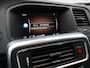 Volvo V60 Cross Country 2.0 T5 Polar+ / Lederen bekleding / Schuif-kantel dak / Standkachel / Elektrisch bedienbare voorstoelen / Trekhaak / Cruise controle / Parkeercamera achter /
