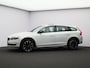 Volvo V60 Cross Country 2.0 T5 Polar+ / Lederen bekleding / Schuif-kantel dak / Standkachel / Elektrisch bedienbare voorstoelen / Trekhaak / Cruise controle / Parkeercamera achter /