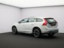 Volvo V60 Cross Country 2.0 T5 Polar+ / Lederen bekleding / Schuif-kantel dak / Standkachel / Elektrisch bedienbare voorstoelen / Trekhaak / Cruise controle / Parkeercamera achter /