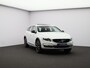 Volvo V60 Cross Country 2.0 T5 Polar+ / Lederen bekleding / Schuif-kantel dak / Standkachel / Elektrisch bedienbare voorstoelen / Trekhaak / Cruise controle / Parkeercamera achter /