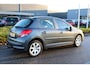 Peugeot 207 1.4i 5-DEURS ACCES LITE-uitv/AIRCO/ISOFIX/LM-VELGEN/TREKHAAK/CRUISE CONTROL/99.988 km NAP/nwe APK+O.H+DISTRIBUTIERIEM!