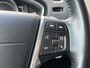 Volvo V40 Cross Country 1.5 T3 Summum | All-Season banden | Parkeersensoren | Navigatie | Trekhaak |