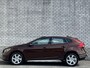 Volvo V40 Cross Country 1.5 T3 Summum | All-Season banden | Parkeersensoren | Navigatie | Trekhaak |