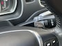 Volvo V40 Cross Country 1.5 T3 Summum | All-Season banden | Parkeersensoren | Navigatie | Trekhaak |
