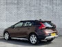 Volvo V40 Cross Country 1.5 T3 Summum | All-Season banden | Parkeersensoren | Navigatie | Trekhaak |