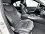 BMW 3-Serie 318i High Executive M - Sport Navigatie / Apple Carplay - Android Auto / Achteruitrijcamera / Stoelverwarming / Cruise control / Hifi Audio Systeem / M -  Sport Aerodynamica / Afneembare trekhaak (1300 KG))