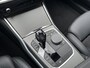 BMW 3-Serie 318i High Executive M - Sport Navigatie / Apple Carplay - Android Auto / Achteruitrijcamera / Stoelverwarming / Cruise control / Hifi Audio Systeem / M -  Sport Aerodynamica / Afneembare trekhaak (1300 KG))
