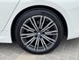 BMW 3-Serie 318i High Executive M - Sport Navigatie / Apple Carplay - Android Auto / Achteruitrijcamera / Stoelverwarming / Cruise control / Hifi Audio Systeem / M -  Sport Aerodynamica / Afneembare trekhaak (1300 KG))