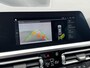 BMW 3-Serie 318i High Executive M - Sport Navigatie / Apple Carplay - Android Auto / Achteruitrijcamera / Stoelverwarming / Cruise control / Hifi Audio Systeem / M -  Sport Aerodynamica / Afneembare trekhaak (1300 KG))
