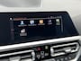 BMW 3-Serie 318i High Executive M - Sport Navigatie / Apple Carplay - Android Auto / Achteruitrijcamera / Stoelverwarming / Cruise control / Hifi Audio Systeem / M -  Sport Aerodynamica / Afneembare trekhaak (1300 KG))