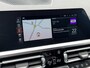 BMW 3-Serie 318i High Executive M - Sport Navigatie / Apple Carplay - Android Auto / Achteruitrijcamera / Stoelverwarming / Cruise control / Hifi Audio Systeem / M -  Sport Aerodynamica / Afneembare trekhaak (1300 KG))
