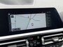 BMW 3-Serie 318i High Executive M - Sport Navigatie / Apple Carplay - Android Auto / Achteruitrijcamera / Stoelverwarming / Cruise control / Hifi Audio Systeem / M -  Sport Aerodynamica / Afneembare trekhaak (1300 KG))