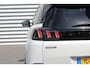 Peugeot 5008 1.6 PURETECH 180PK 7-ZITS GT PACK AUTOMAAT / NAVI / LEDER / CLIMA / FULL-LED / 19" LMV / CAMERA / BLACK PACK / TREKHAAK / PANO. DAK / FOCAL AUDIO / 1E EIGENAAR / NIEUWSTAAT !!