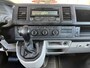 Volkswagen Transporter 2.0 TDI L2H1 DC Btw en Bpm vrij!! Automaat Dubbele schuifdeur Airco Cruise controle Telefoonverbinding Trekhaak 2500kg trekgewicht 5-Persoons Euro 6 DC 1e eigenaar Ex overheid Dealer onderhouden