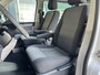 Volkswagen Transporter 2.0 TDI L2H1 DC Btw en Bpm vrij!! Automaat Dubbele schuifdeur Airco Cruise controle Telefoonverbinding Trekhaak 2500kg trekgewicht 5-Persoons Euro 6 DC 1e eigenaar Ex overheid Dealer onderhouden