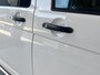 Volkswagen Transporter 2.0 TDI L2H1 DC Btw en Bpm vrij!! Automaat Dubbele schuifdeur Airco Cruise controle Telefoonverbinding Trekhaak 2500kg trekgewicht 5-Persoons Euro 6 DC 1e eigenaar Ex overheid Dealer onderhouden