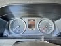 Volkswagen Transporter 2.0 TDI L2H1 DC Btw en Bpm vrij!! Automaat Dubbele schuifdeur Airco Cruise controle Telefoonverbinding Trekhaak 2500kg trekgewicht 5-Persoons Euro 6 DC 1e eigenaar Ex overheid Dealer onderhouden