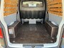 Volkswagen Transporter 2.0 TDI L2H1 DC Btw en Bpm vrij!! Automaat Dubbele schuifdeur Airco Cruise controle Telefoonverbinding Trekhaak 2500kg trekgewicht 5-Persoons Euro 6 DC 1e eigenaar Ex overheid Dealer onderhouden