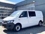 Volkswagen Transporter 2.0 TDI L2H1 DC Btw en Bpm vrij!! Automaat Dubbele schuifdeur Airco Cruise controle Telefoonverbinding Trekhaak 2500kg trekgewicht 5-Persoons Euro 6 DC 1e eigenaar Ex overheid Dealer onderhouden