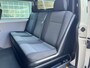 Volkswagen Transporter 2.0 TDI L2H1 DC Btw en Bpm vrij!! Automaat Dubbele schuifdeur Airco Cruise controle Telefoonverbinding Trekhaak 2500kg trekgewicht 5-Persoons Euro 6 DC 1e eigenaar Ex overheid Dealer onderhouden