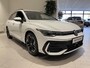 Volkswagen Golf Variant 1.5 eTSI R-Line Edition 116 PK | Automaat | Apple Carplay | 360 Camera | Stoelverwarming | Keyless | Stuurwielverwarming | Elektrische Achterklep | Parkeersensoren | Adaptive Cruise Control |