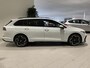 Volkswagen Golf Variant 1.5 eTSI R-Line Edition 116 PK | Automaat | Apple Carplay | 360 Camera | Stoelverwarming | Keyless | Stuurwielverwarming | Elektrische Achterklep | Parkeersensoren | Adaptive Cruise Control |