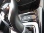 Opel Crossland 1.2 Turbo Elegance Airco, Apple Carplay/Android Auto, bluetooth, Bandenspanningscontrolesysteem, Achteruitrijcamera, Rijstrooksensor, regensensor, Op zoek naar een compacte SUV die stijl, comfort en zuinigheid perfect combineert? Dan is deze Opel Crossland 1.2 Turbo Elegance precies wat je zoekt. Deze uitvoering biedt niet alleen een mo